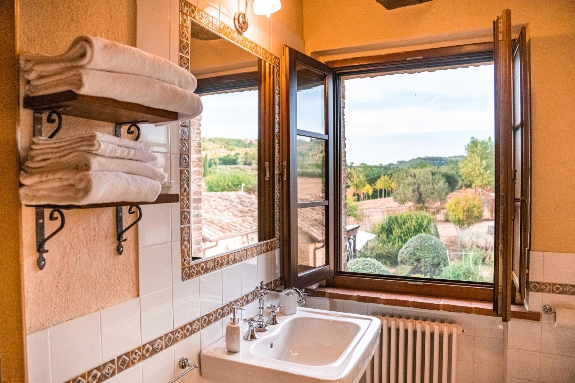 San Carlo A La Molinella Guest House Citta della Pieve Luaran gambar